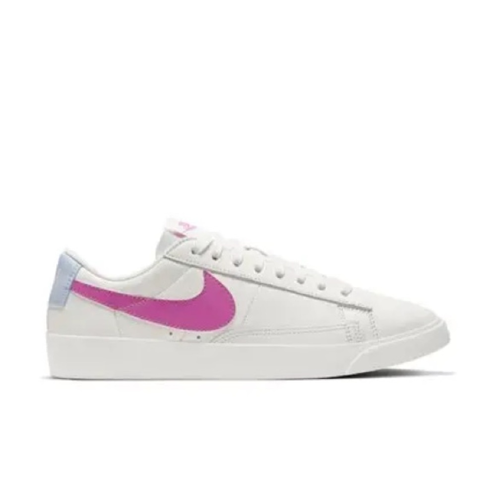 Nike Blazer Low SE Sneaker NWOT